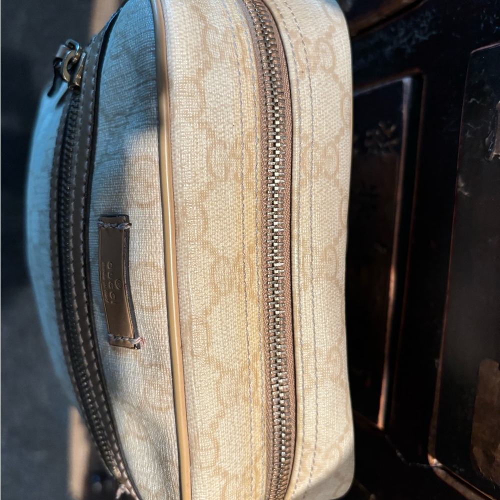 Gucci Cream/Tan Monogram  Crossbody Bag - Picture 4 of 14